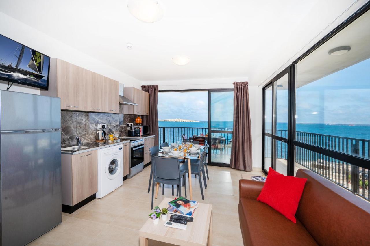 Islet Promenade Seafront Apartment With Large Corner Terrace By Getawaysmalta St. Paul's Bay Exteriér fotografie