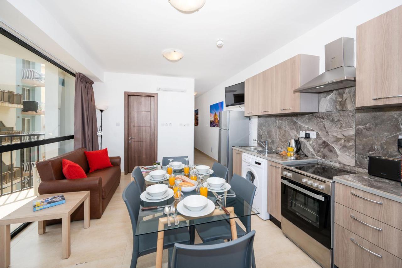 Islet Promenade Seafront Apartment With Large Corner Terrace By Getawaysmalta St. Paul's Bay Exteriér fotografie