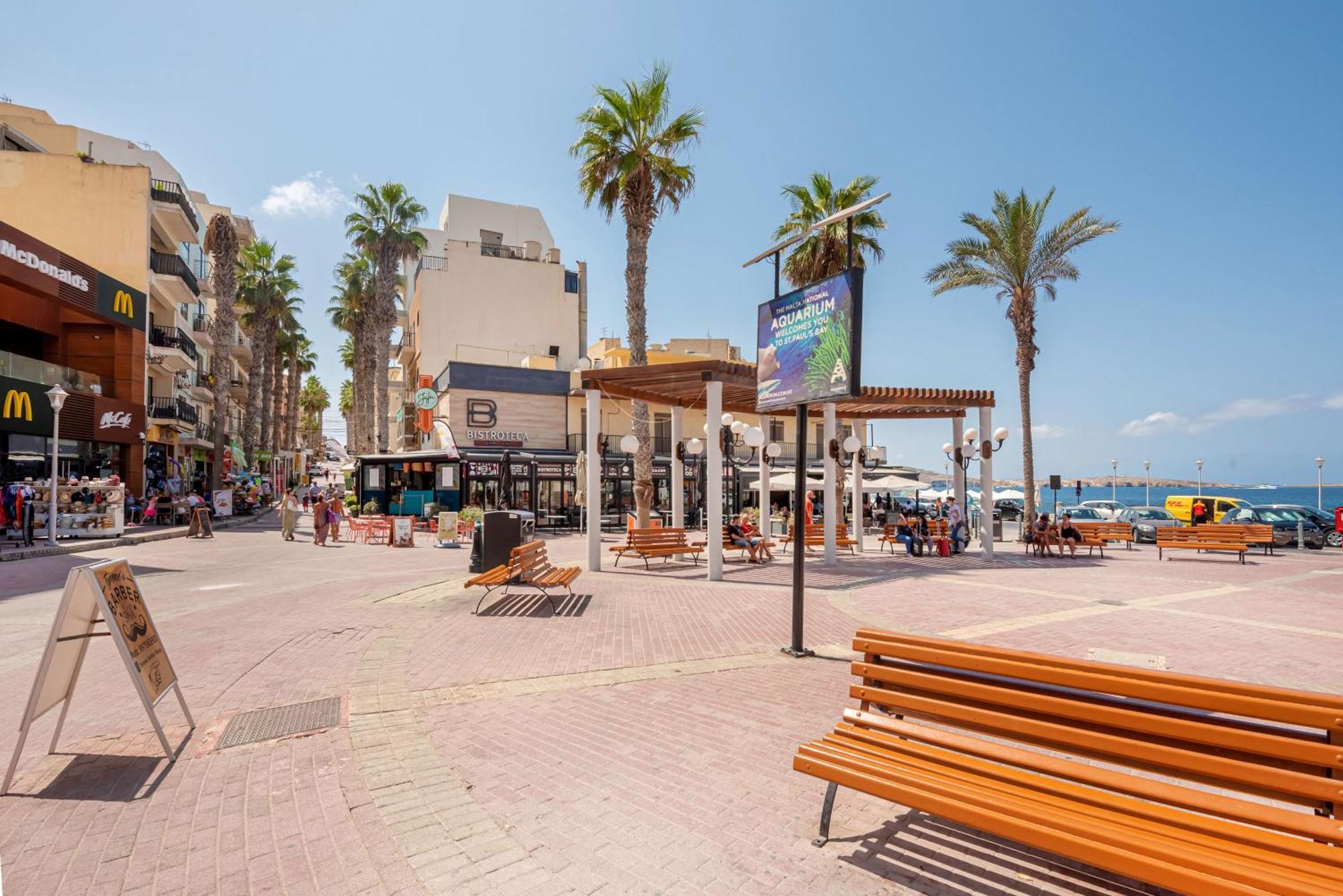 Islet Promenade Seafront Apartment With Large Corner Terrace By Getawaysmalta St. Paul's Bay Exteriér fotografie
