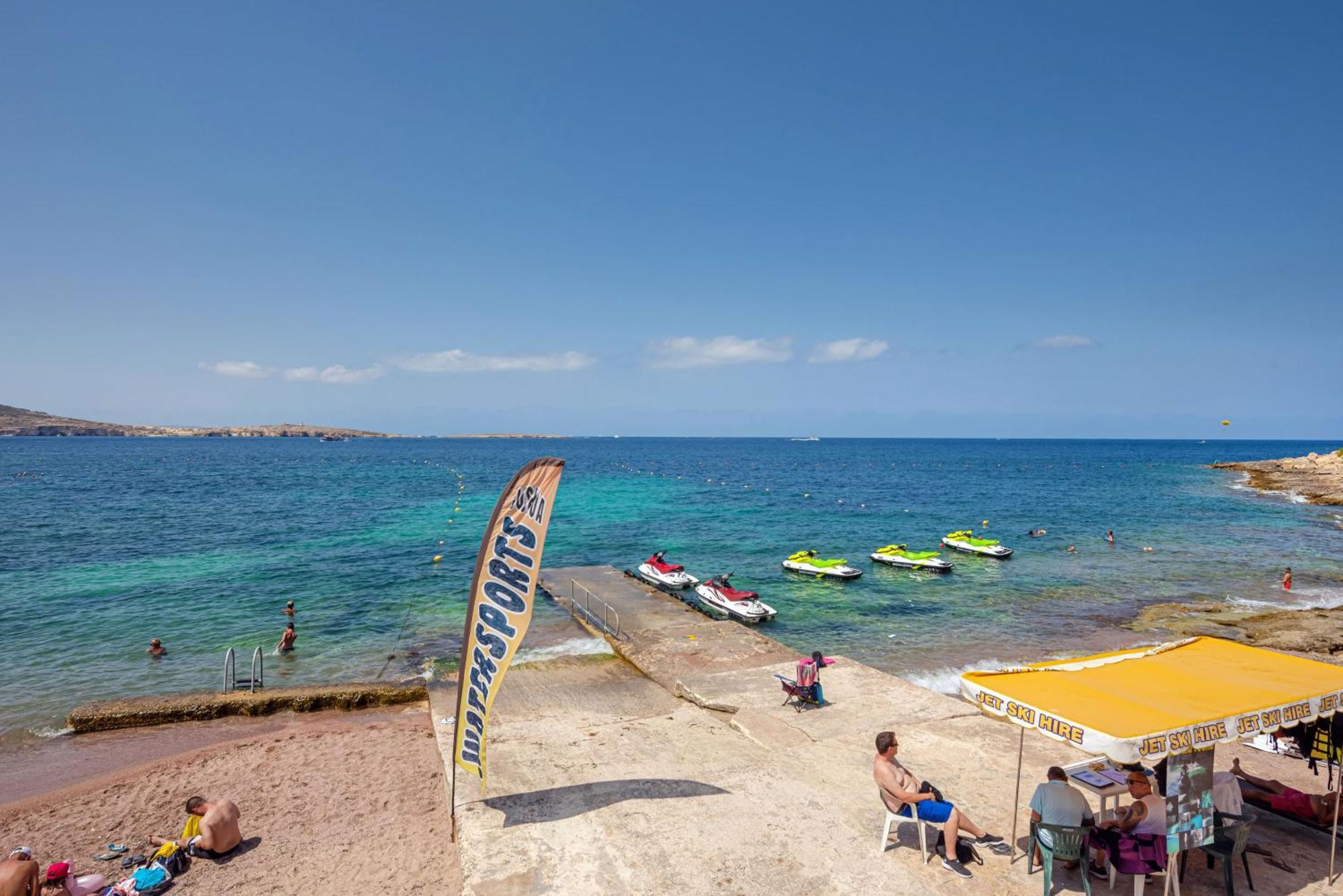 Islet Promenade Seafront Apartment With Large Corner Terrace By Getawaysmalta St. Paul's Bay Exteriér fotografie