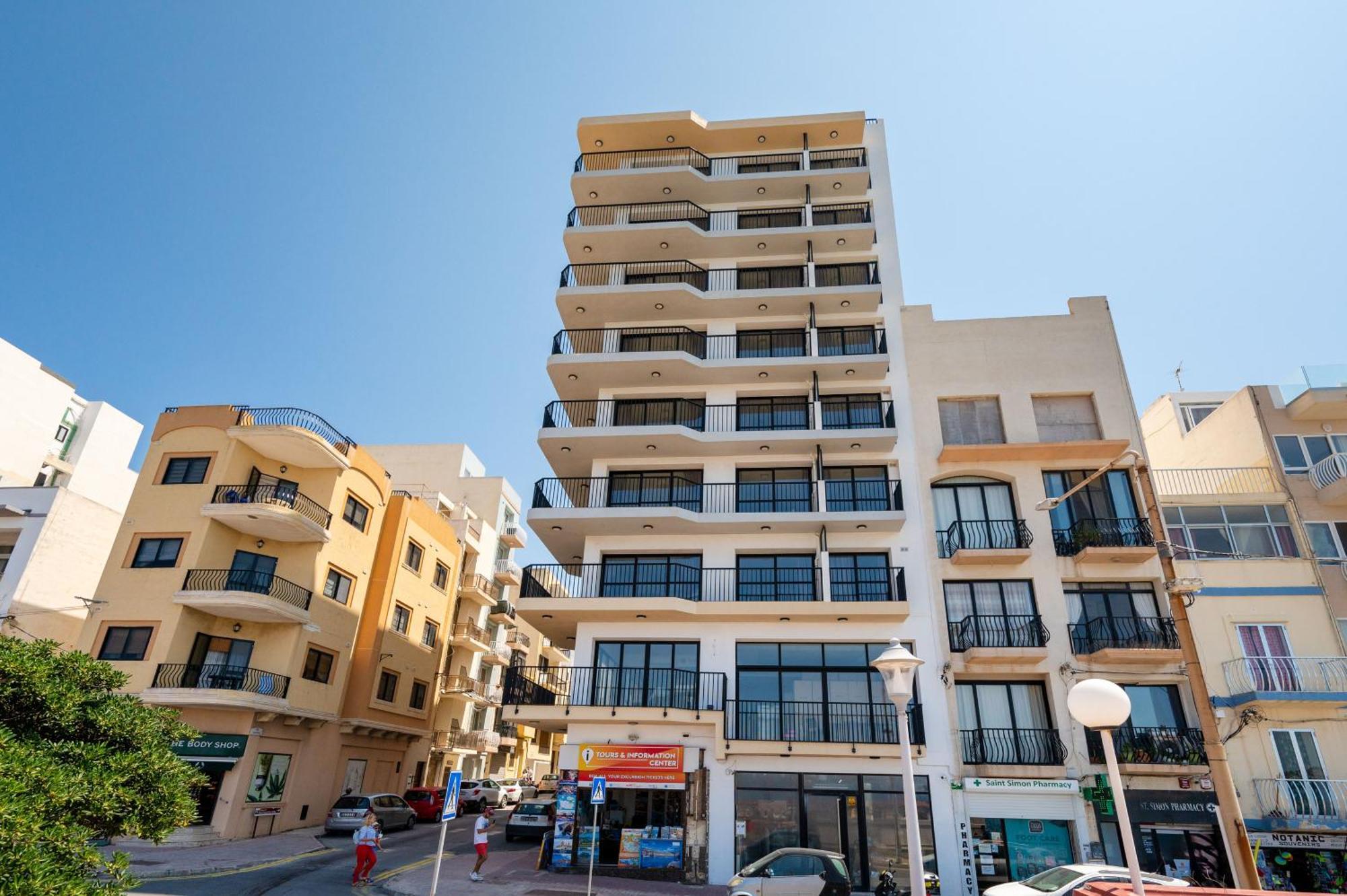 Islet Promenade Seafront Apartment With Large Corner Terrace By Getawaysmalta St. Paul's Bay Exteriér fotografie