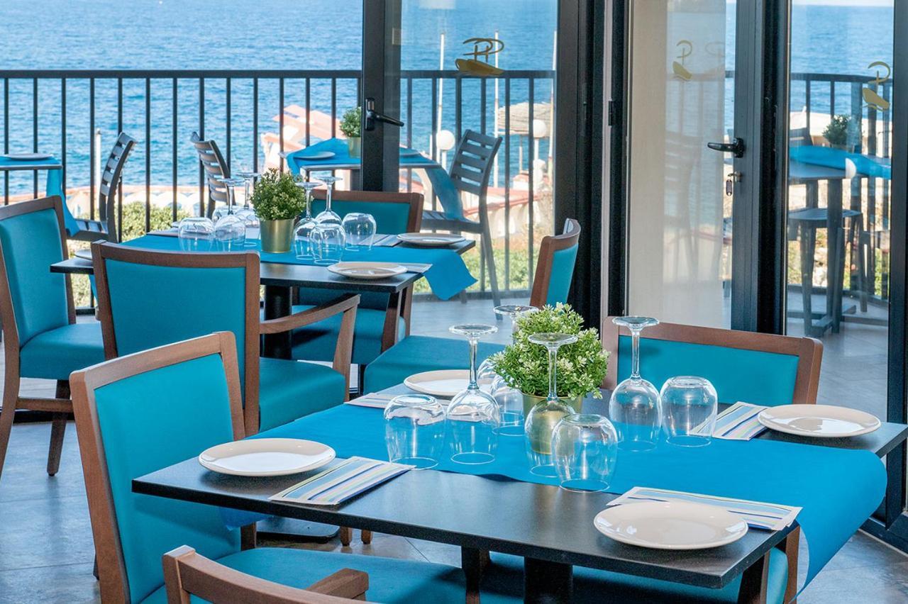 Islet Promenade Seafront Apartment With Large Corner Terrace By Getawaysmalta St. Paul's Bay Exteriér fotografie